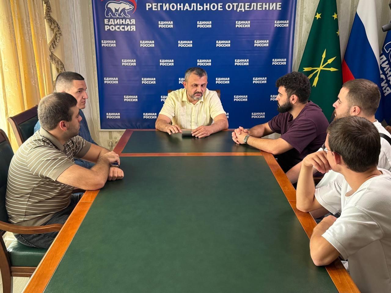 Волонтерский отряд из Адыгеи помогает жителям Курской области